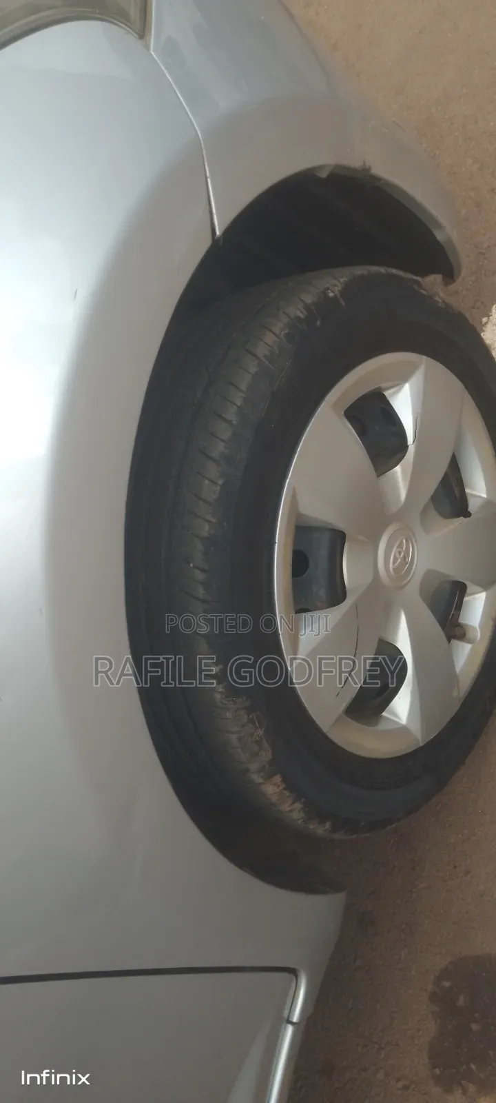 Toyota Ractis 2009 Silver