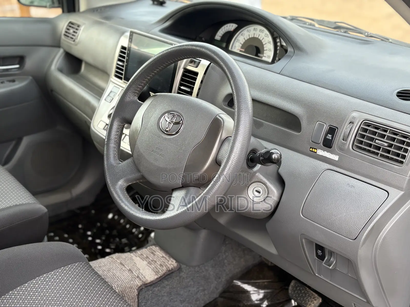 Toyota Raum 1.5 FWD 2008 Silver