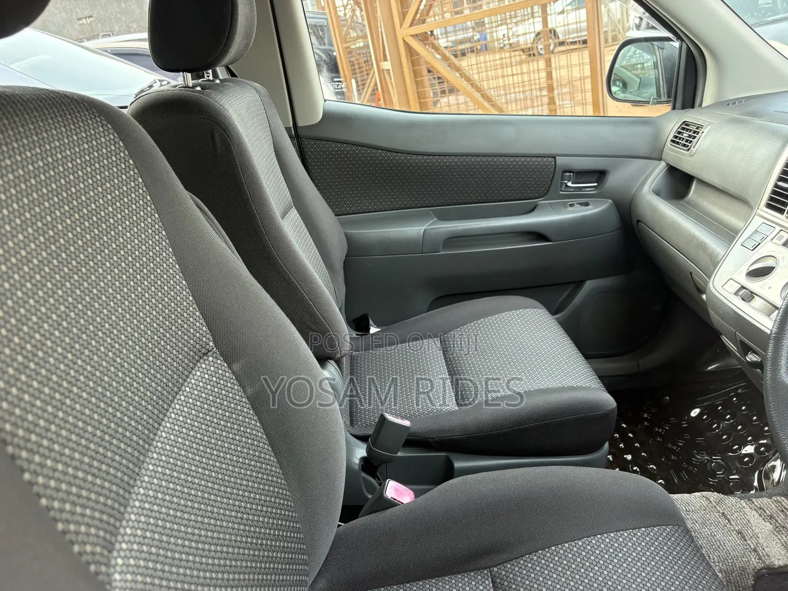 Toyota Raum 1.5 FWD 2008 Silver