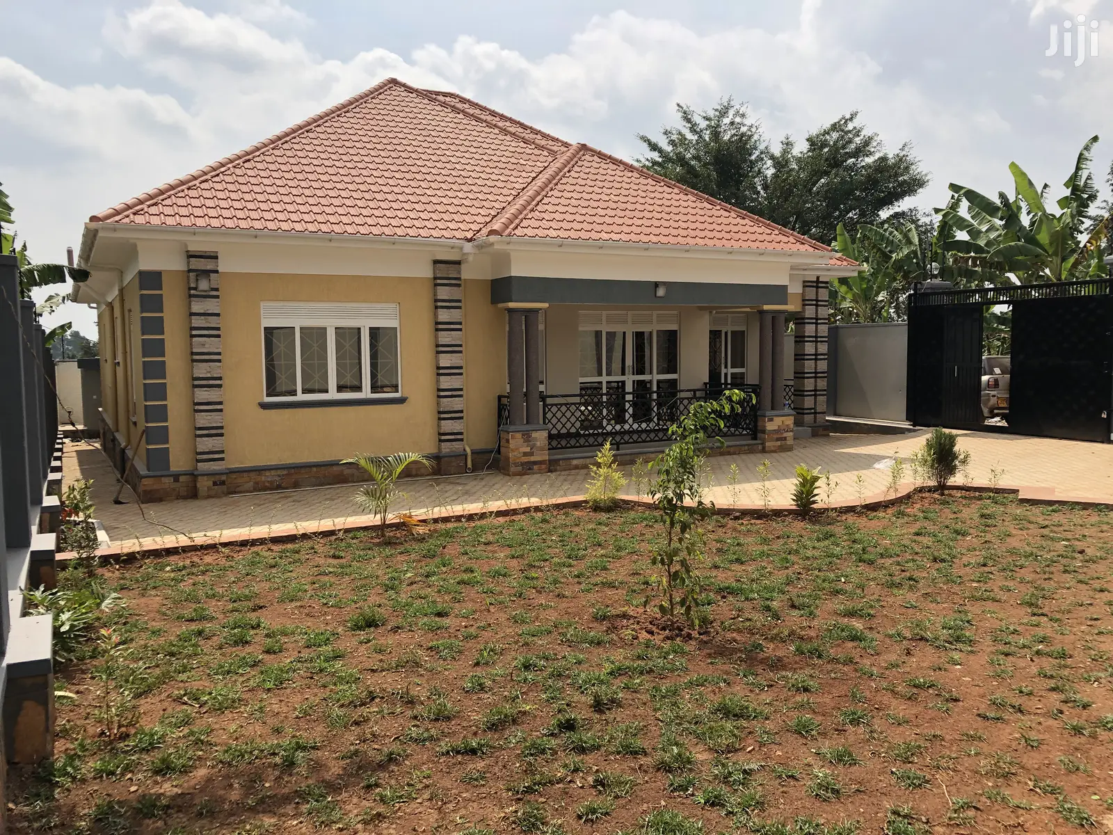 Kira Beautiful House On Sell