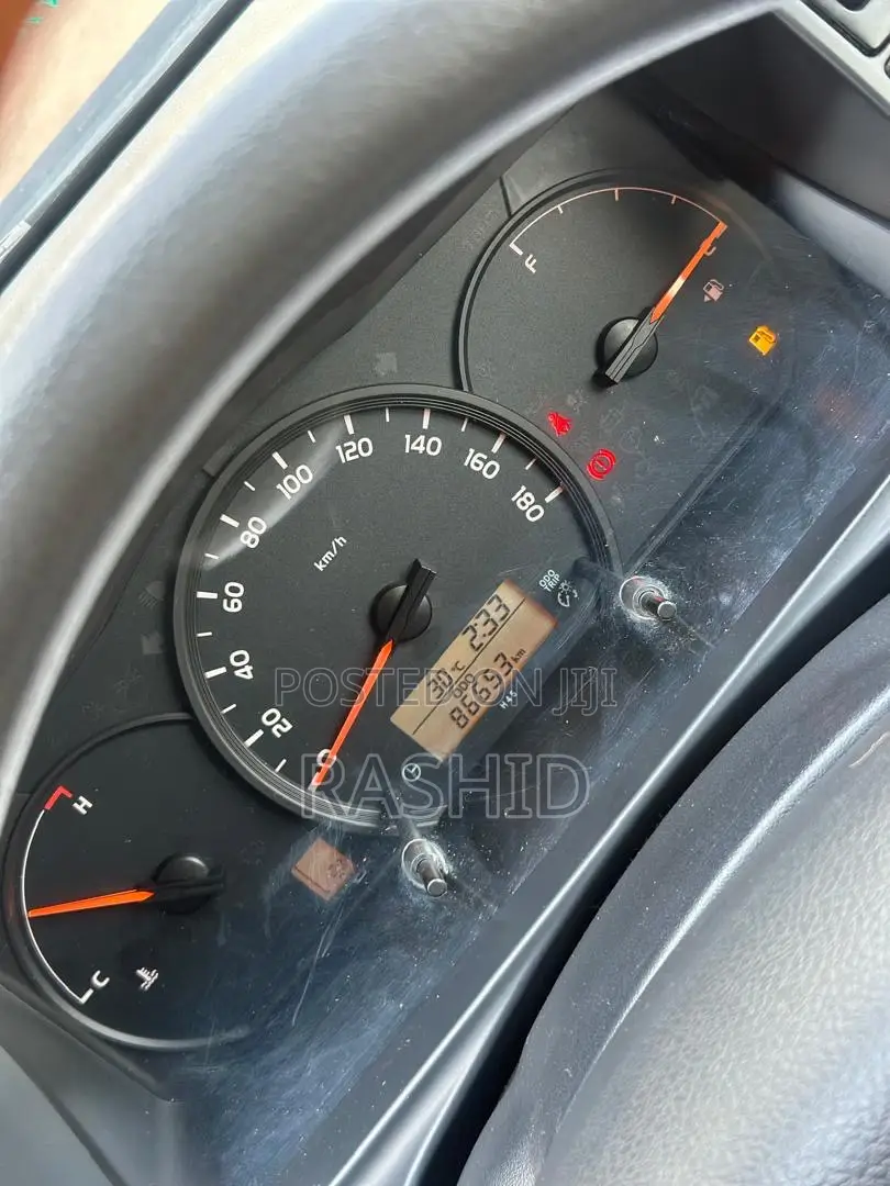Toyota HiAce 2014 Silver