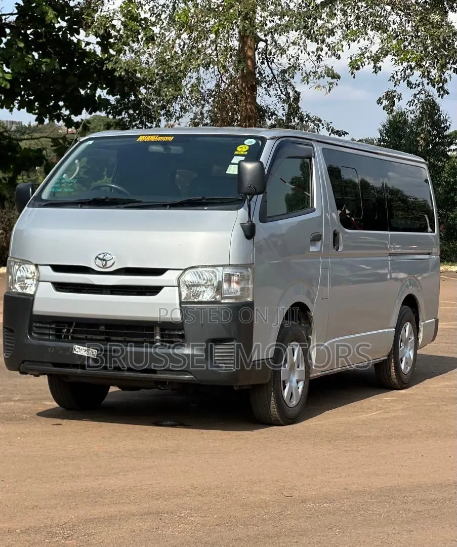 Toyota HiAce 2014 Silver
