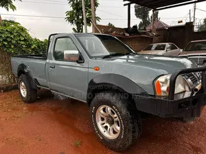 Nissan Navara 3.0 2009 Beige
