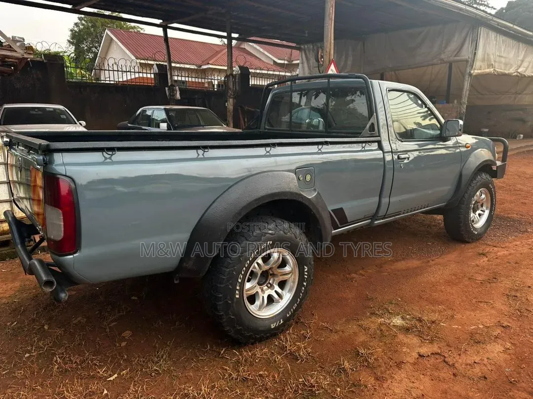 Nissan Navara 3.0 2009 Beige