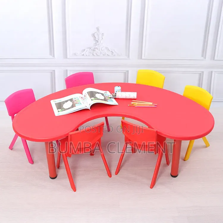 Moon -Shaped Nursery Plastic Table