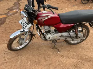 Bajaj Boxer 100 2025 Red