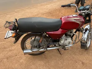 Bajaj Boxer 100 2025 Red