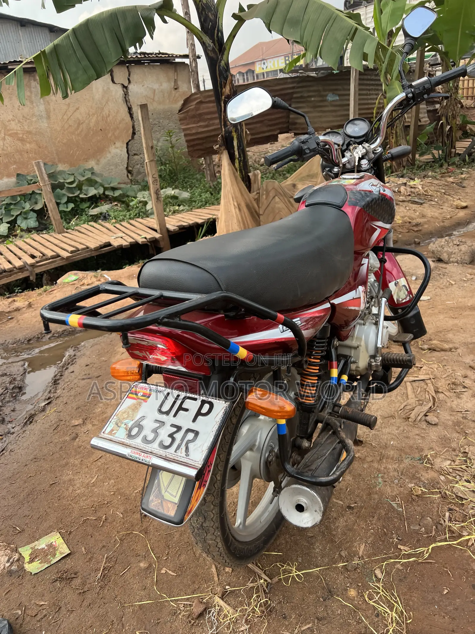 Bajaj CT 125X 2022 Red