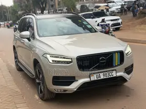 Volvo XC90 2017 Gold