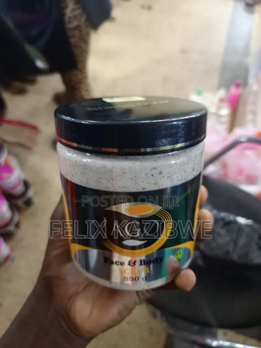 Jago Face Body Scrub (550g)