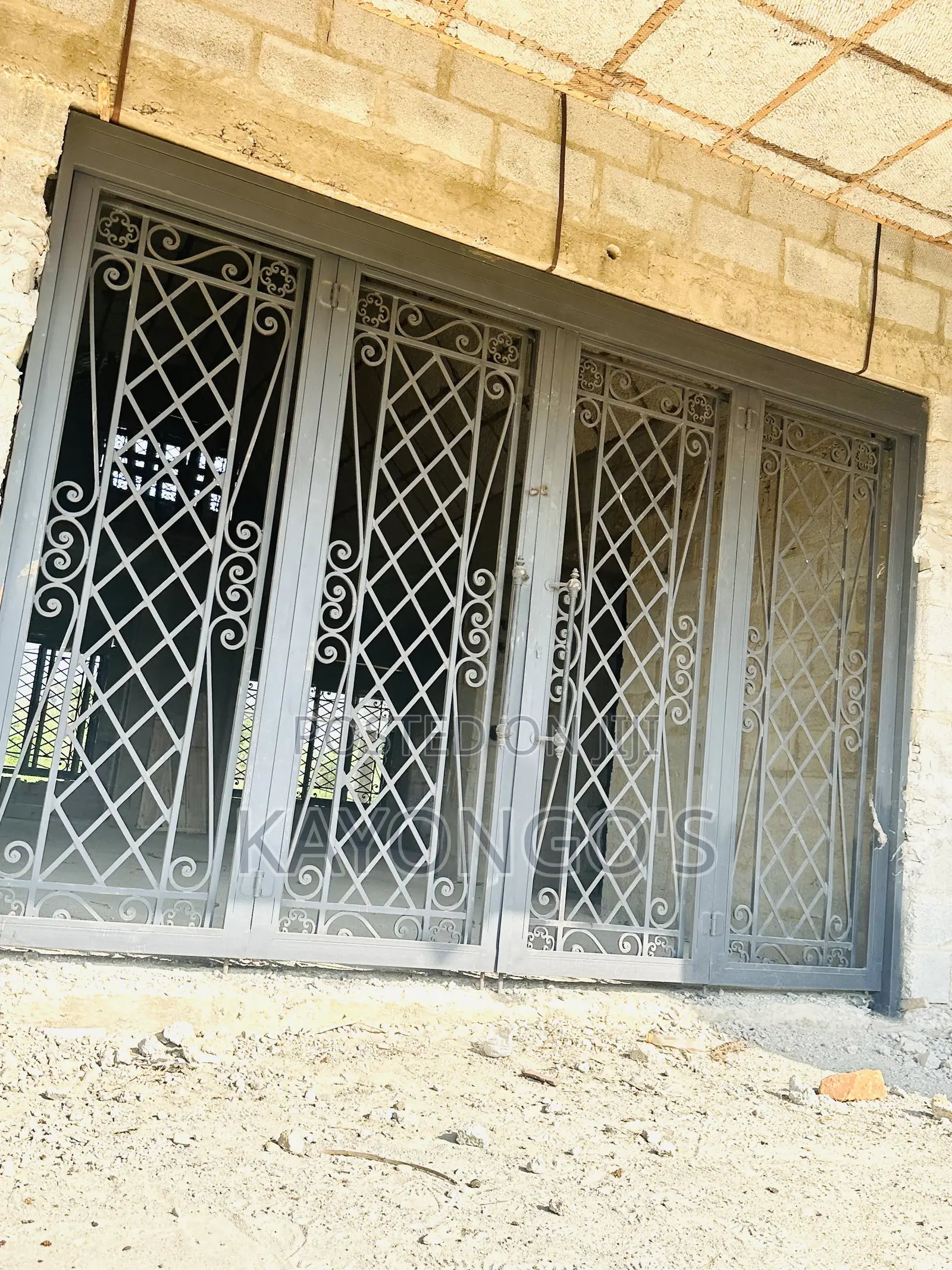 Aluminum Door Sliding in Metal Works