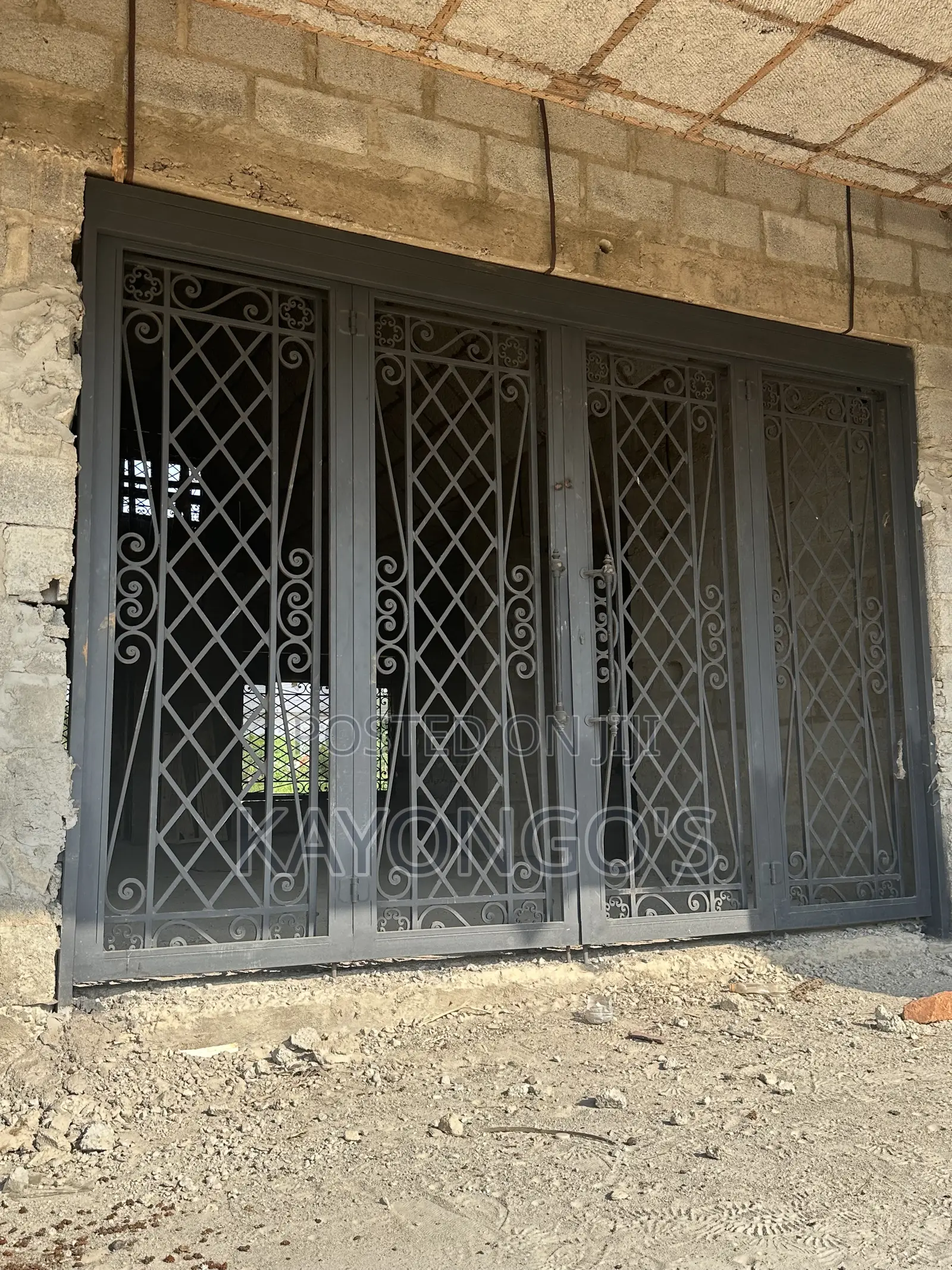 Aluminum Door Sliding in Metal Works