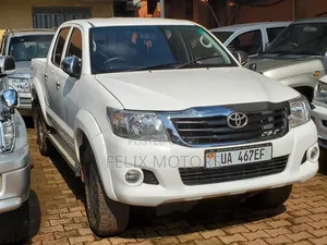 Toyota Hilux 2015 White