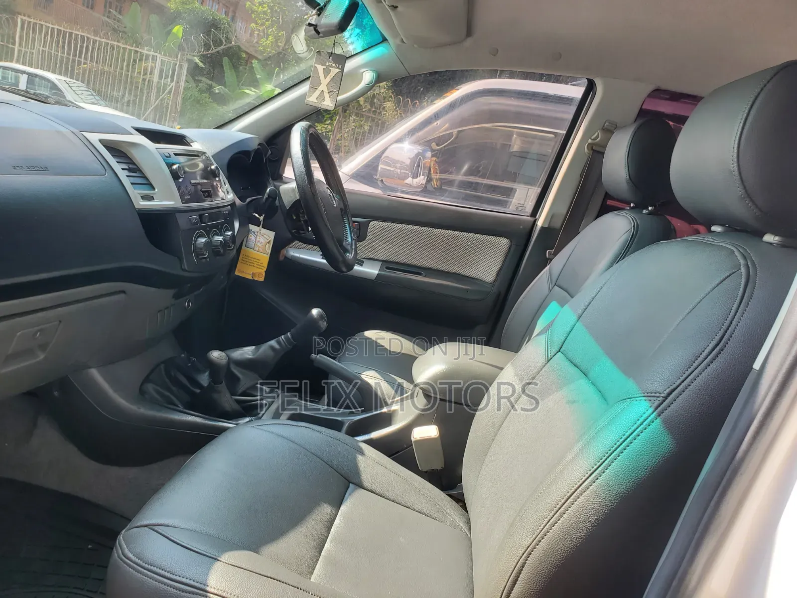 Toyota Hilux 2015 White