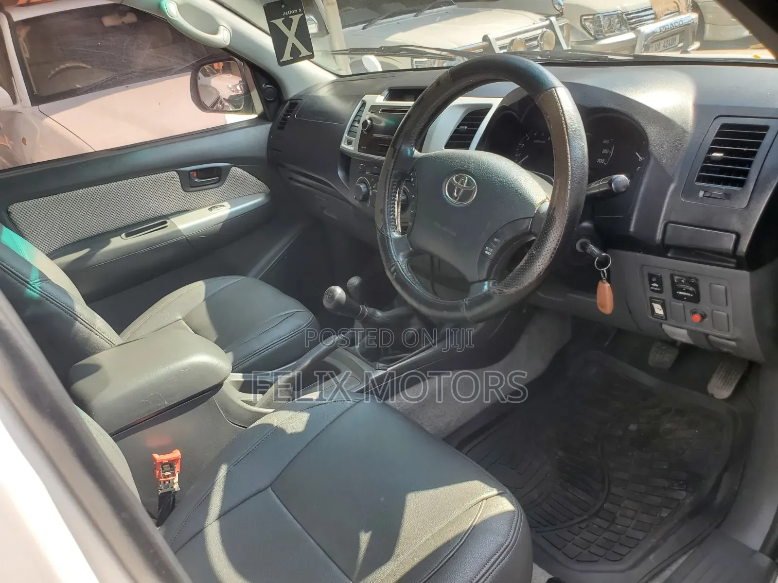 Toyota Hilux 2015 White