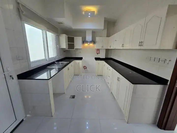 3bdrm Apartment in Bugolobi, Central Division for rent