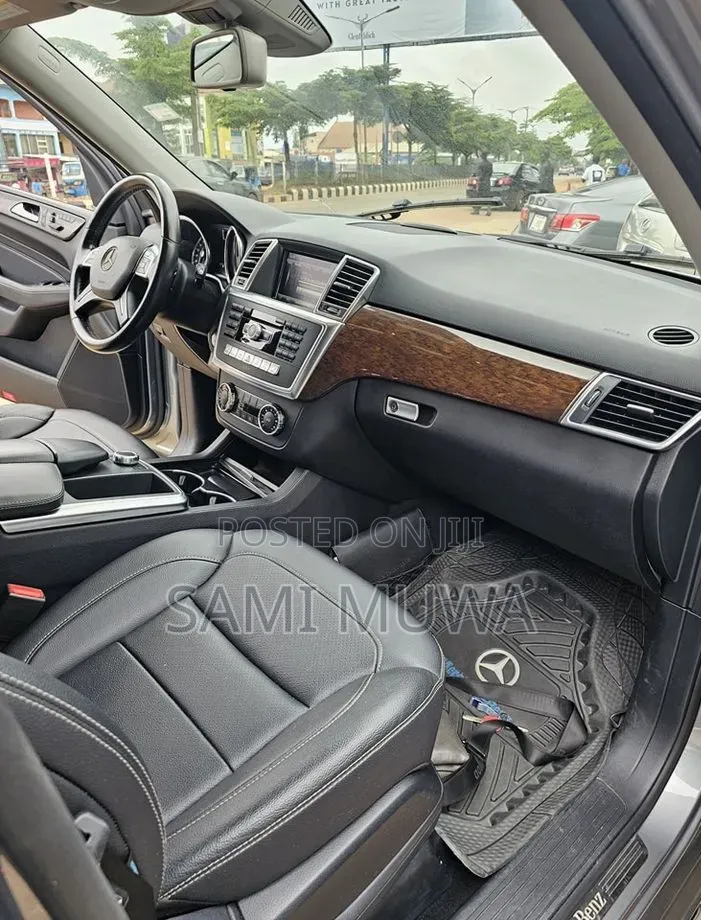 Mercedes-Benz M Class 2012 Brown