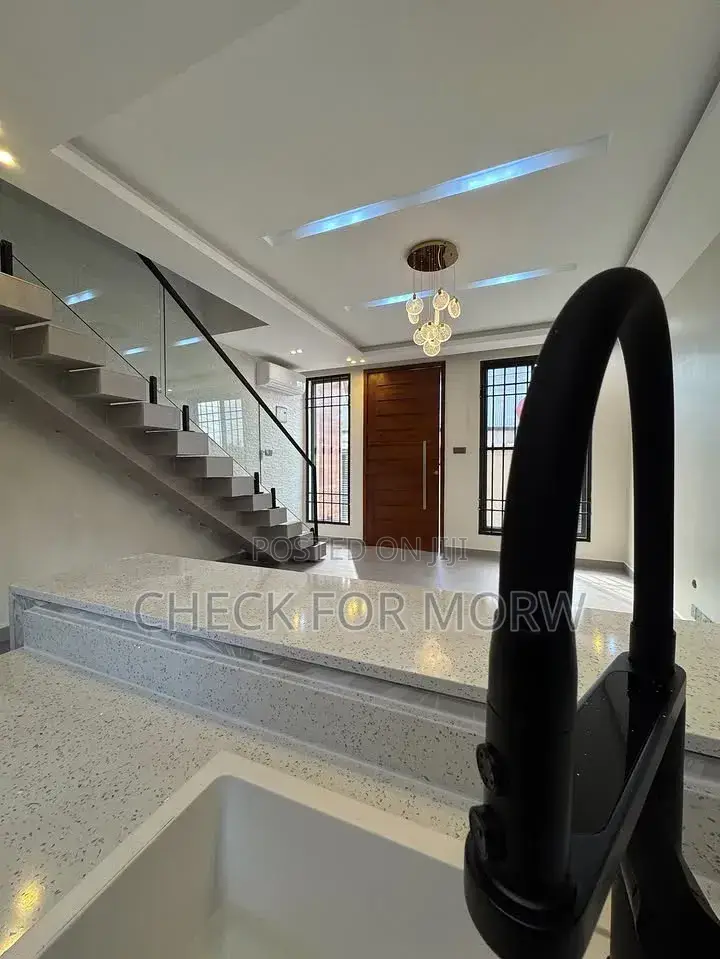 3bdrm Apartment in Bugolobi, Central Division for rent