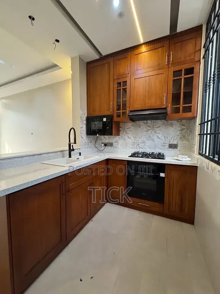 3bdrm Apartment in Bugolobi, Central Division for rent