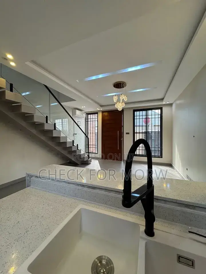 3bdrm Apartment in Bugolobi, Central Division for rent