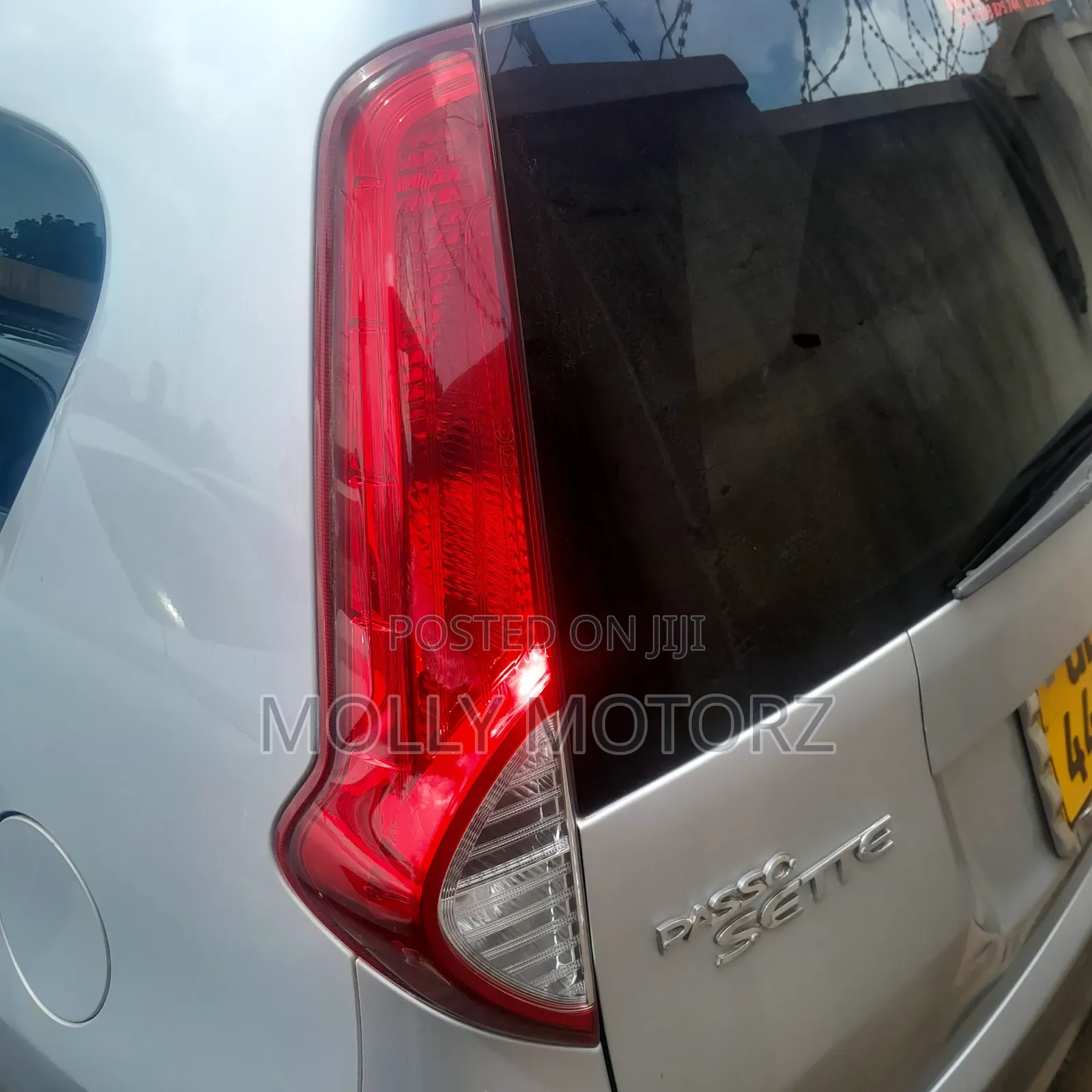 Toyota Passo Sette 2010 Silver