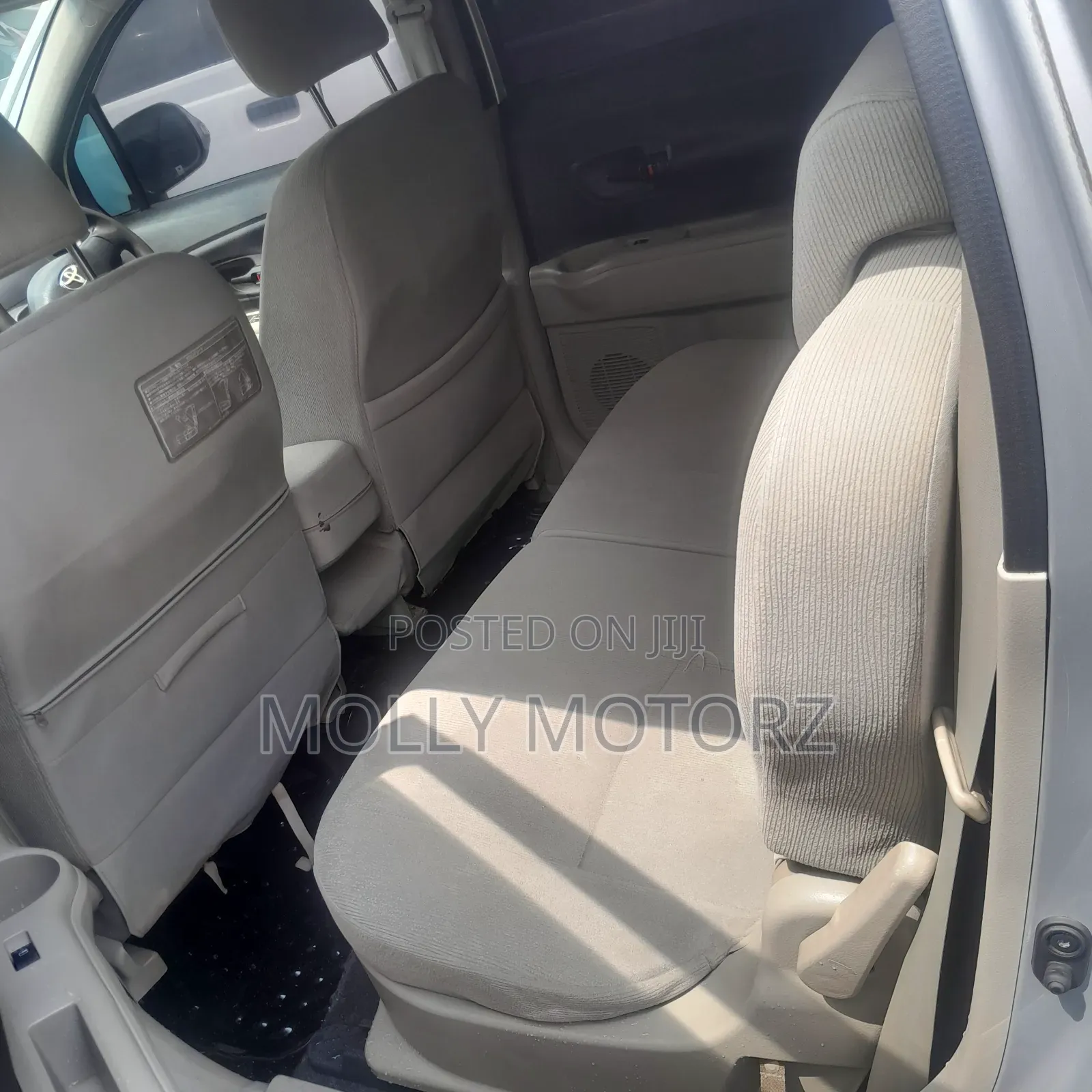 Toyota Passo Sette 2010 Silver