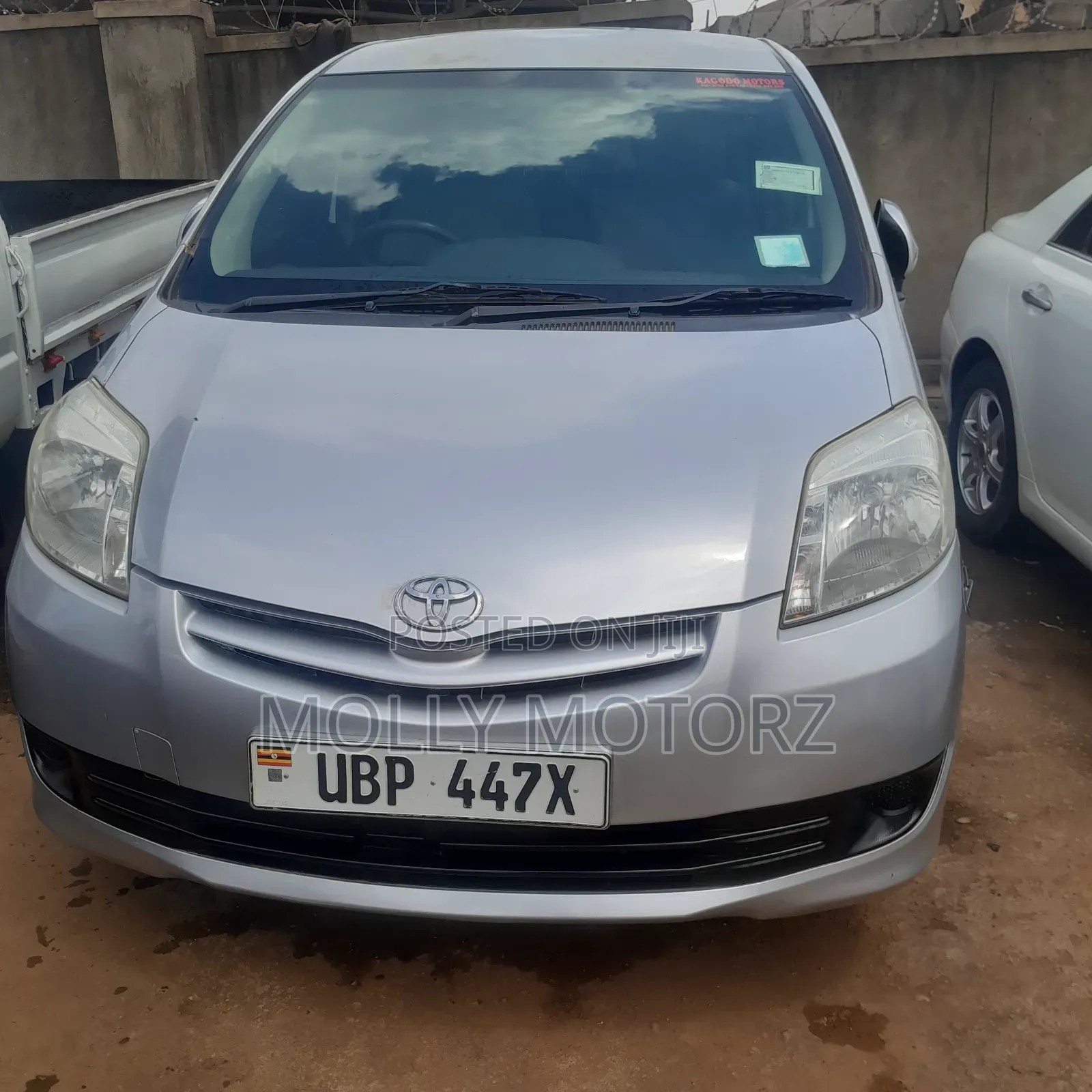 Toyota Passo Sette 2010 Silver
