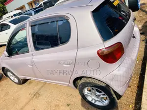 Toyota Vitz 1.0 FWD 5dr 2005 Pink