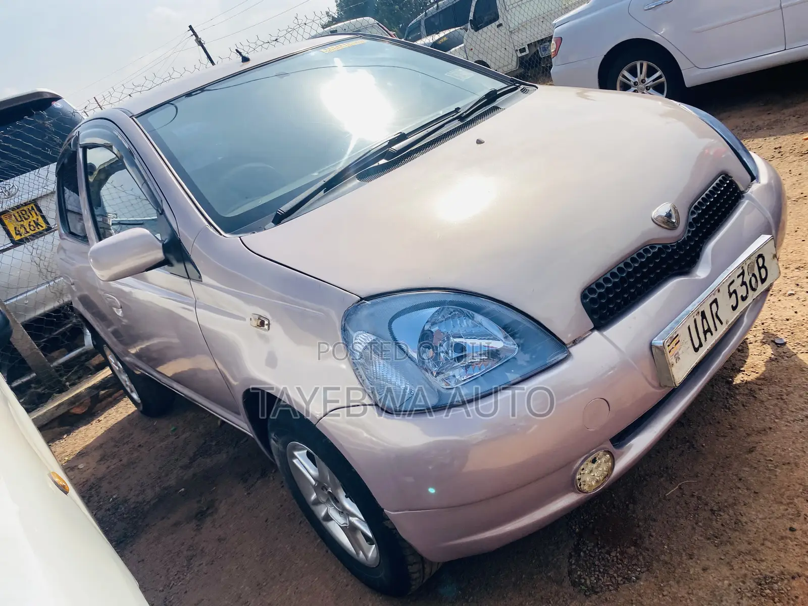 Toyota Vitz 1.0 FWD 5dr 2005 Pink