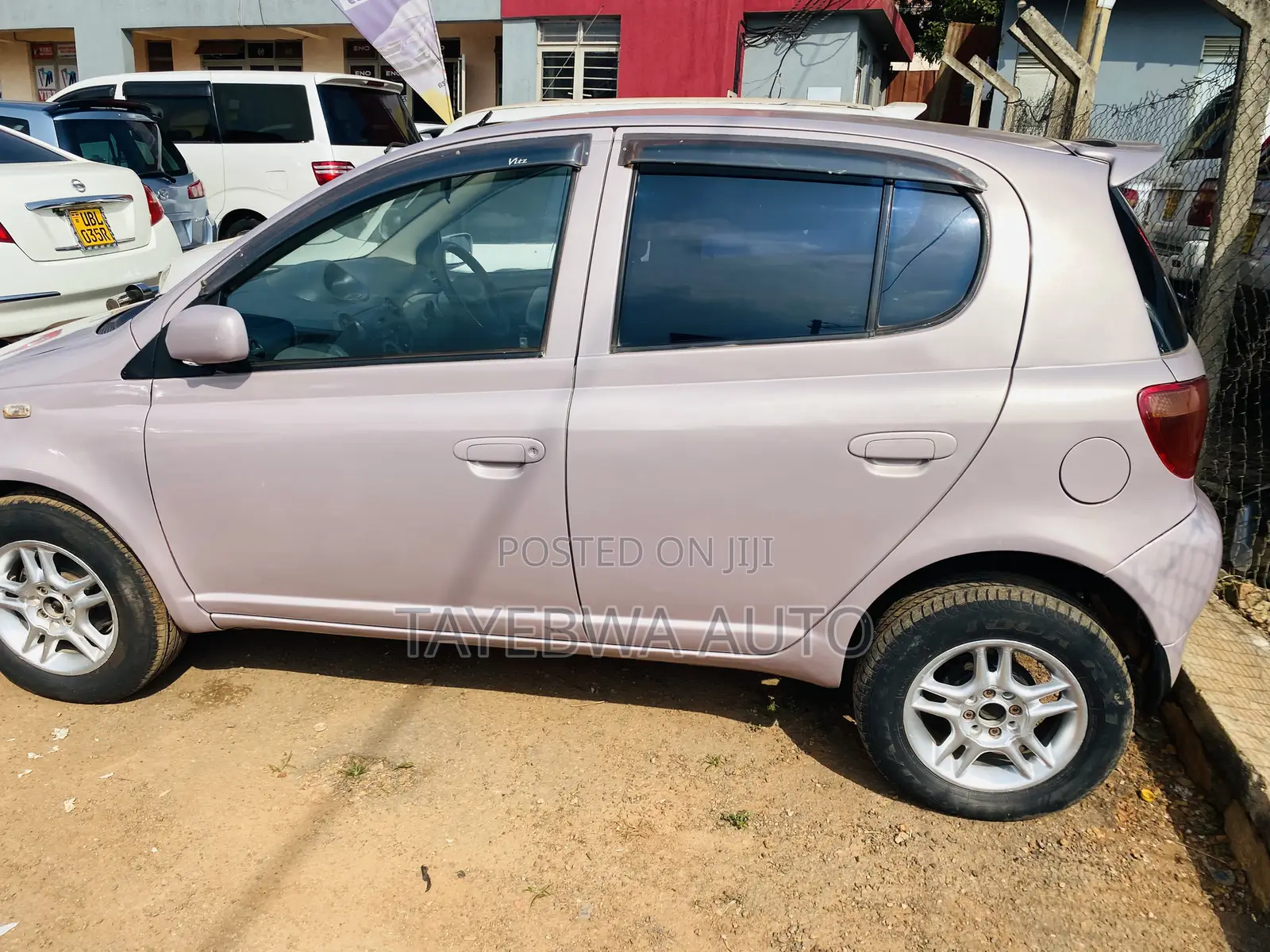 Toyota Vitz 1.0 FWD 5dr 2005 Pink