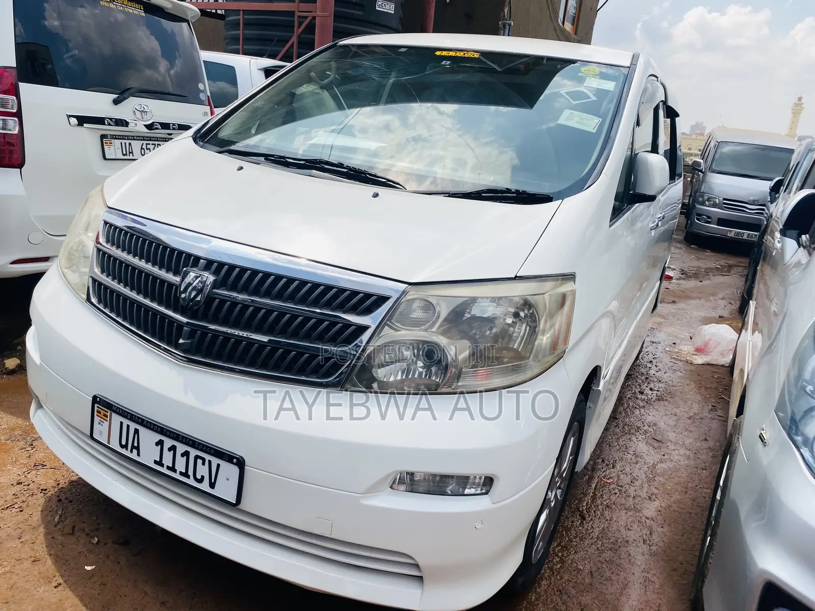 Toyota Alphard 2.4 Petrol FWD 2005 White