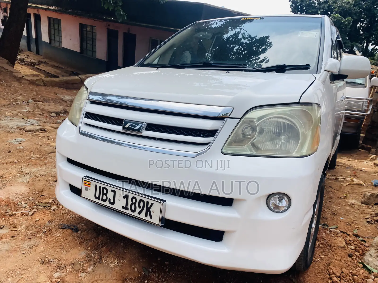 Toyota Noah 2005 White