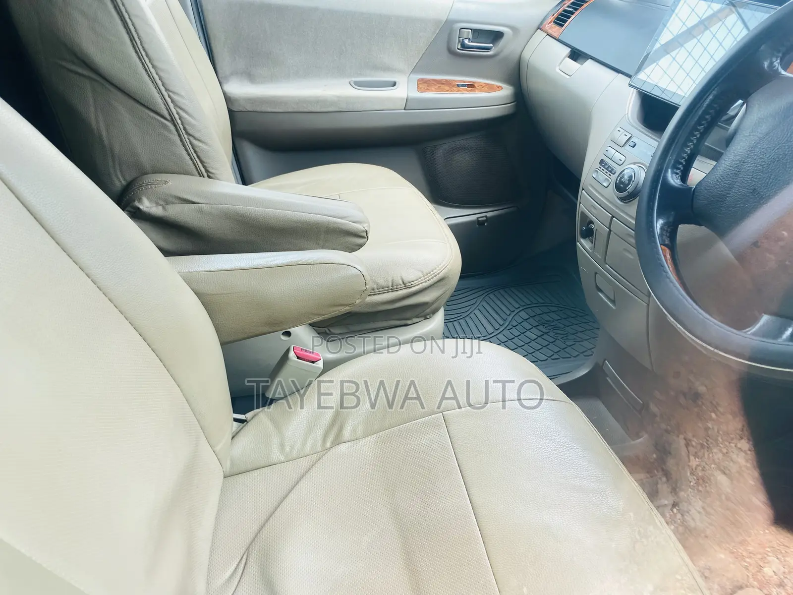 Toyota Noah 2005 White