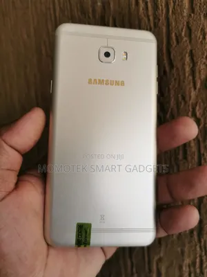 New Samsung Galaxy C9 Pro 64 GB Gold