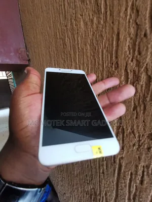 New Samsung Galaxy C9 Pro 64 GB Gold