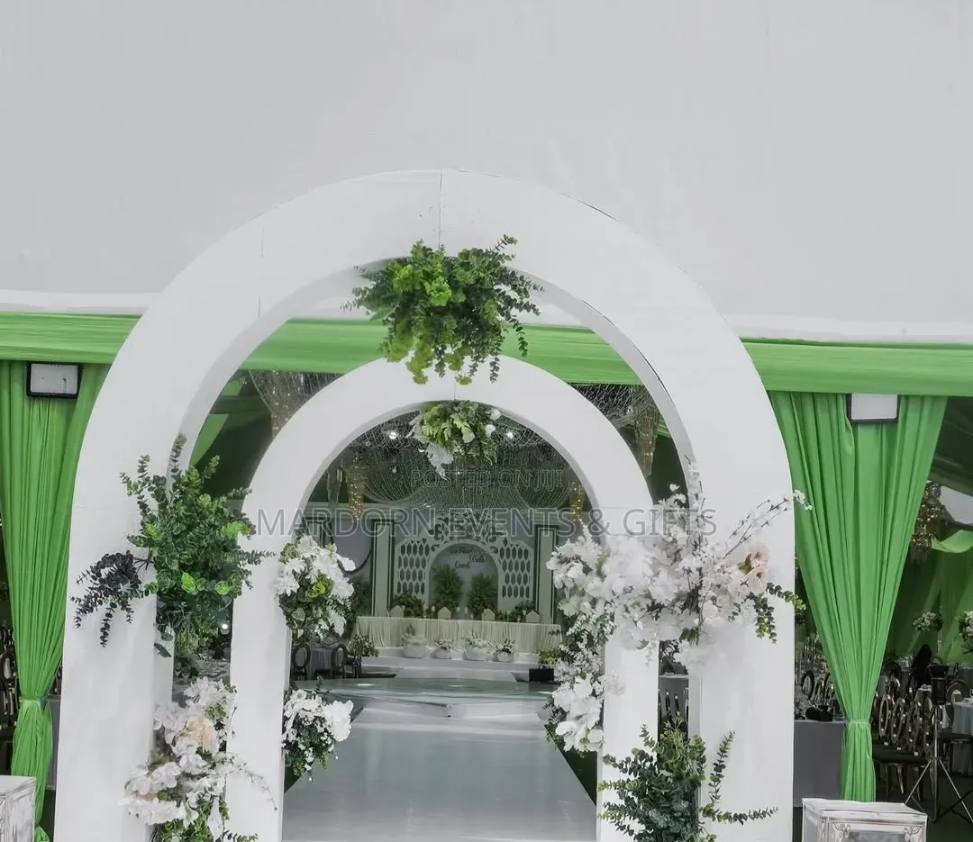Mega Tent Green, White Gold Wedding of 400 Guests