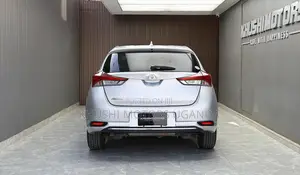 Toyota Auris 2017 Silver