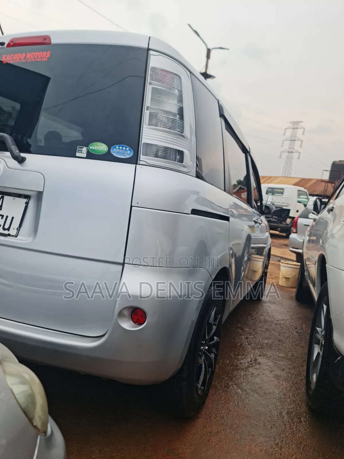 Toyota Sienta 2012 Silver