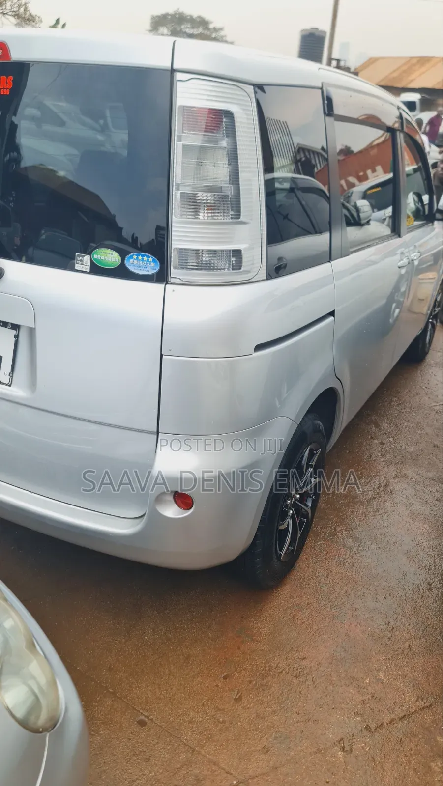 Toyota Sienta 2012 Silver