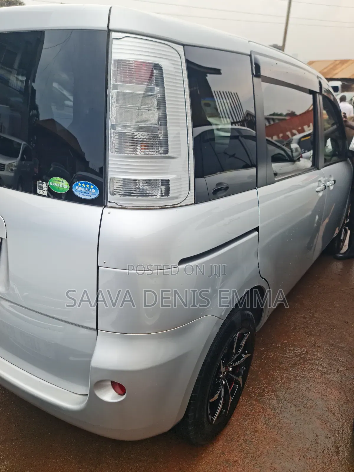 Toyota Sienta 2012 Silver