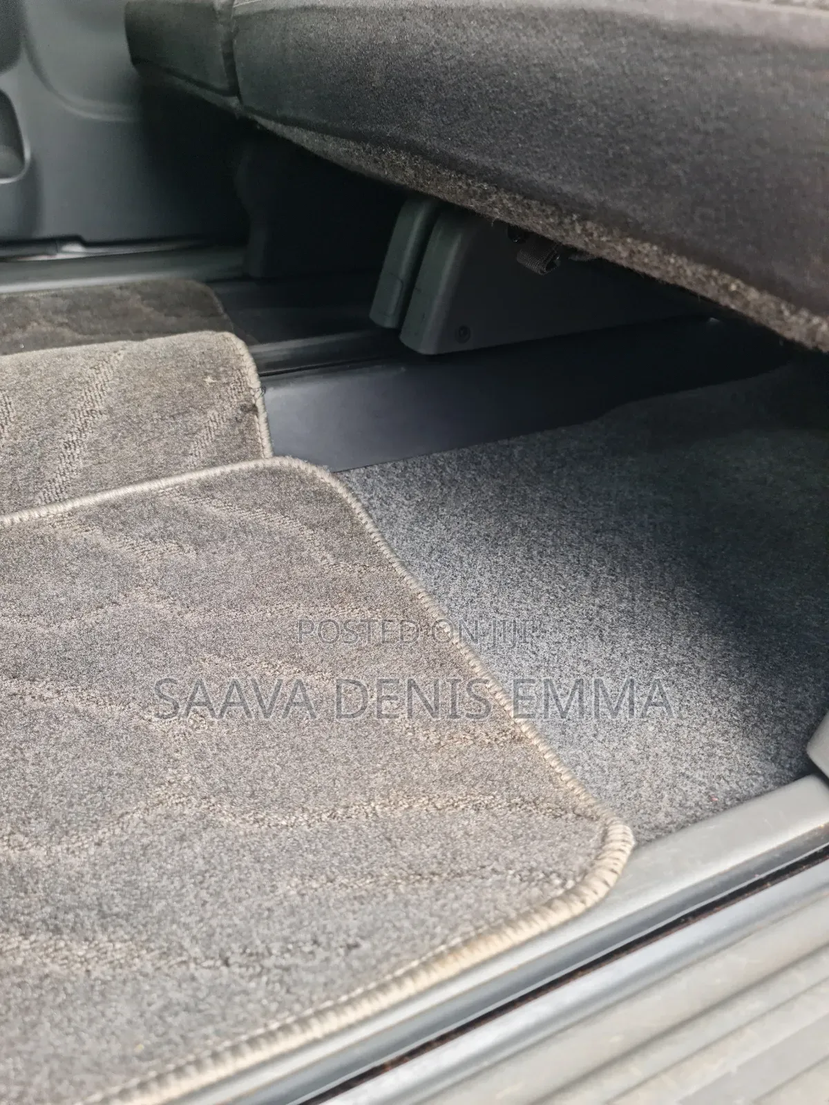 Toyota Sienta 2012 Silver