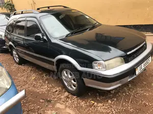 Toyota Carib 2000 Green