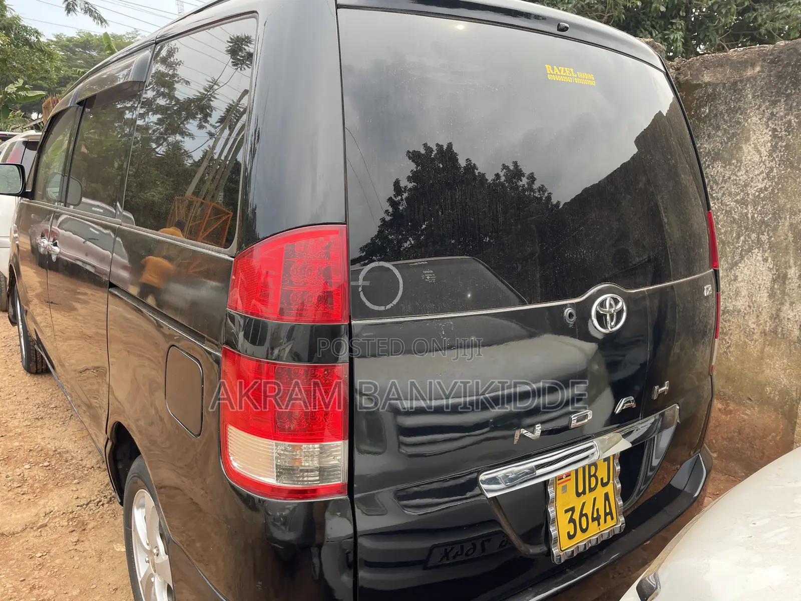 Toyota Noah 2004 Black