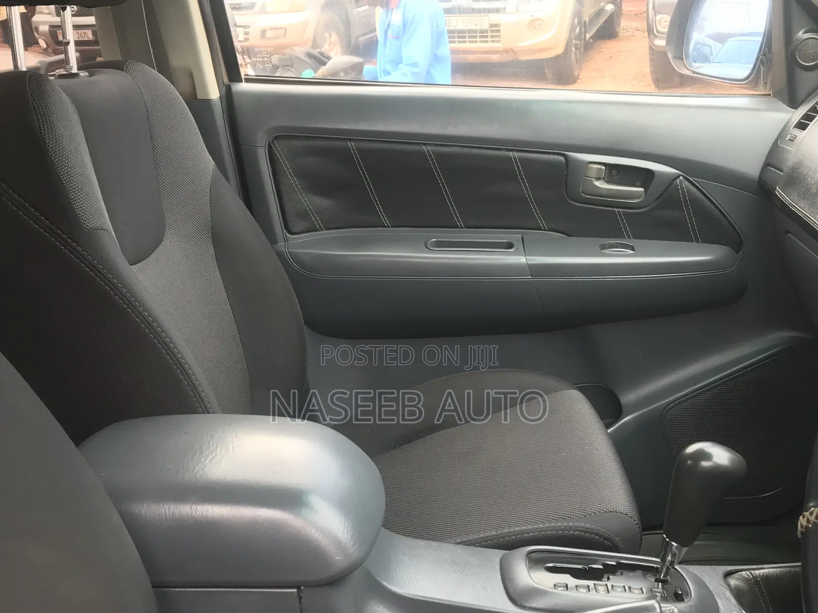 Toyota Hilux 2006 Gold