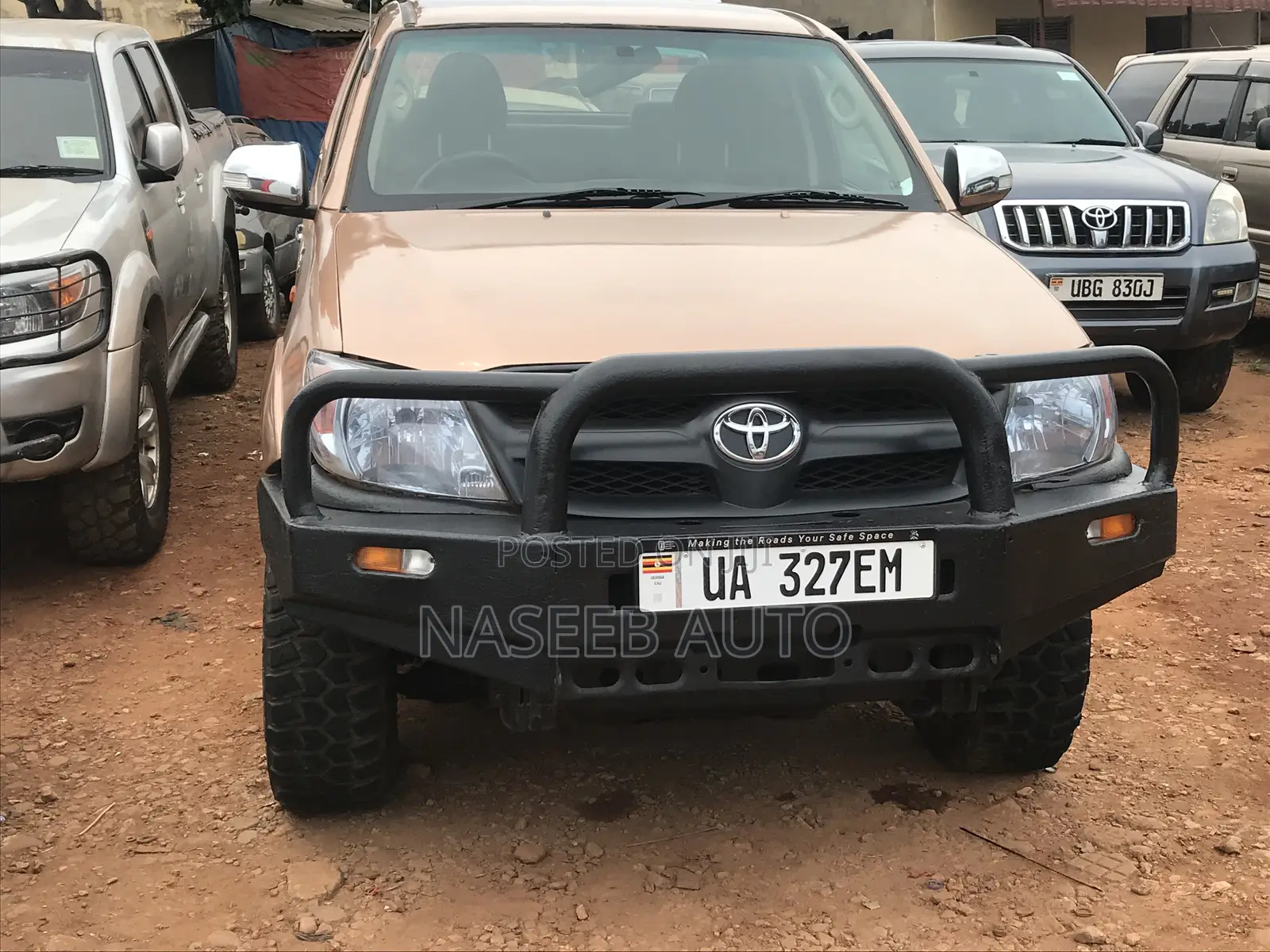 Toyota Hilux 2006 Gold