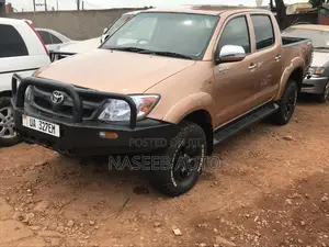 Toyota Hilux 2006 Gold
