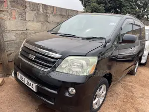 Toyota Noah 2004 Black