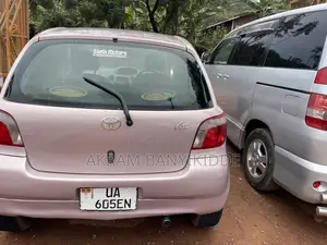 Toyota Vitz 2000 Silver