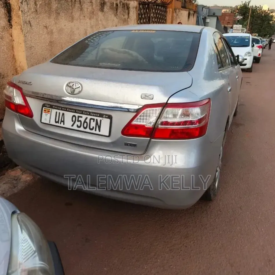 Toyota Premio 1.8 AWD 2012 Silver