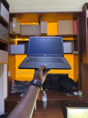 Laptop Dell Latitude 3301 4GB Intel Core i5 SSD 128GB